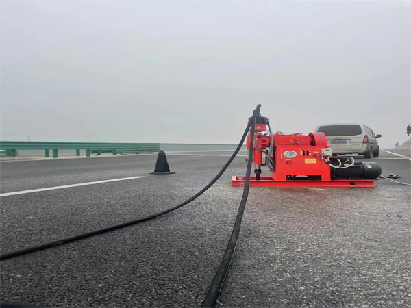 兴隆华侨农场马路路基路面开裂下沉注浆加固灌浆