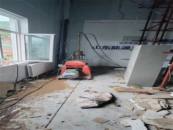 兴隆华侨农场地基基础下沉墙体裂缝加固注浆顶升施工